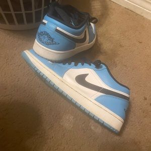 Woman’s Nike Jordan 7.5